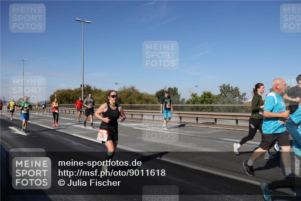 03.10.2025 - Köhlbrandbrückenlauf Julia Fischer http://msf.ph/oto/9011618 03.10.2025 13:00:13 Position 3 6815 meine-sportfotos.de