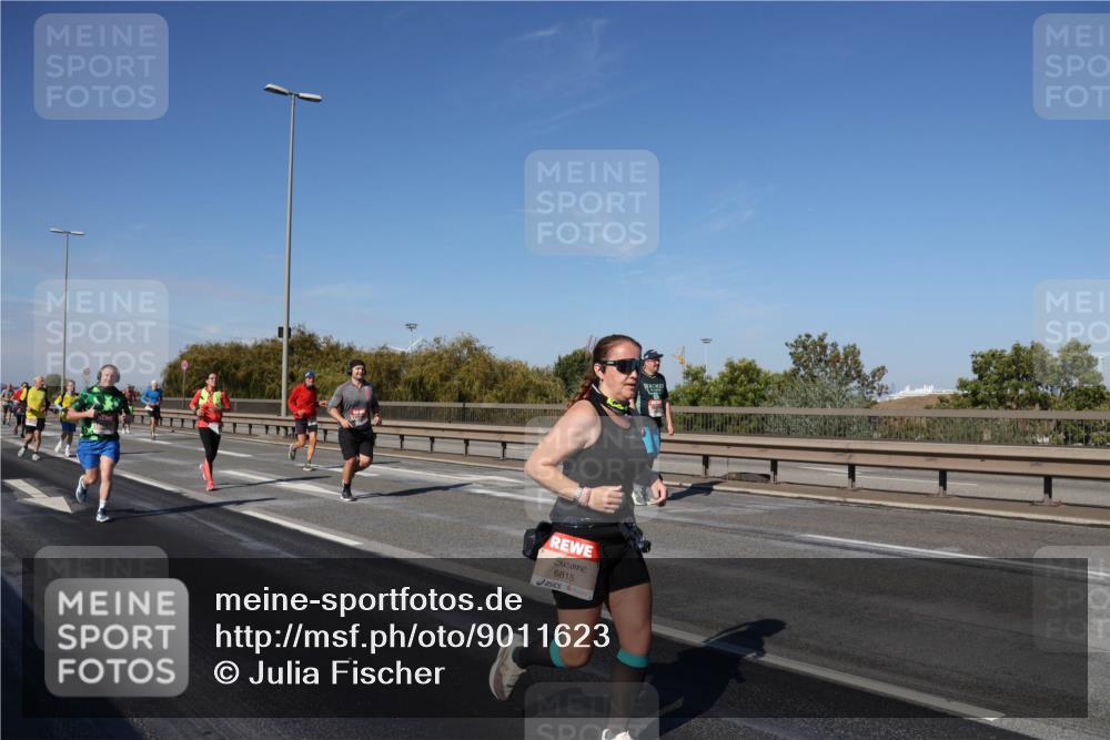 03.10.2025 - Köhlbrandbrückenlauf Julia Fischer http://msf.ph/oto/9011623 03.10.2025 13:00:14 Position 3 6815 meine-sportfotos.de
