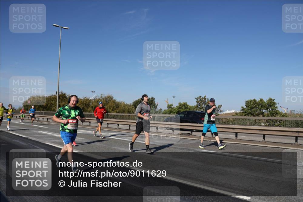 03.10.2025 - Köhlbrandbrückenlauf Julia Fischer http://msf.ph/oto/9011629 03.10.2025 13:00:15 Position 3  meine-sportfotos.de