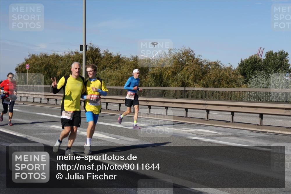 03.10.2025 - Köhlbrandbrückenlauf Julia Fischer http://msf.ph/oto/9011644 03.10.2025 13:00:19 Position 3 5801 meine-sportfotos.de