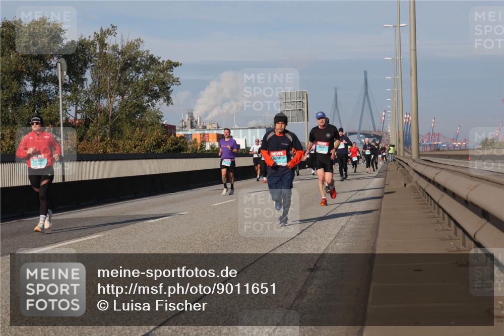 03.10.2025 - Köhlbrandbrückenlauf Luisa Fischer http://msf.ph/oto/9011651 03.10.2025 10:54:14 Position 3  meine-sportfotos.de
