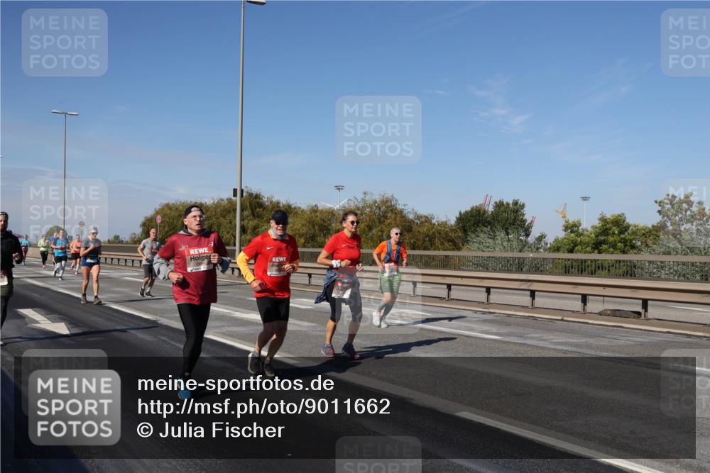 03.10.2025 - Köhlbrandbrückenlauf Julia Fischer http://msf.ph/oto/9011662 03.10.2025 13:00:22 Position 3  meine-sportfotos.de