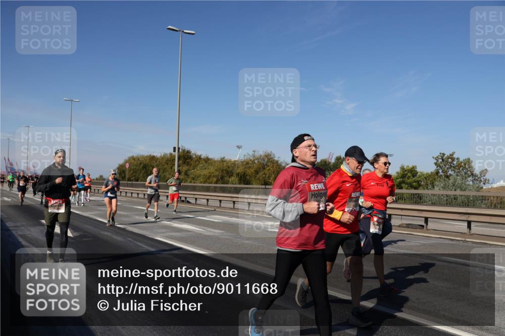 03.10.2025 - Köhlbrandbrückenlauf Julia Fischer http://msf.ph/oto/9011668 03.10.2025 13:00:24 Position 3  meine-sportfotos.de