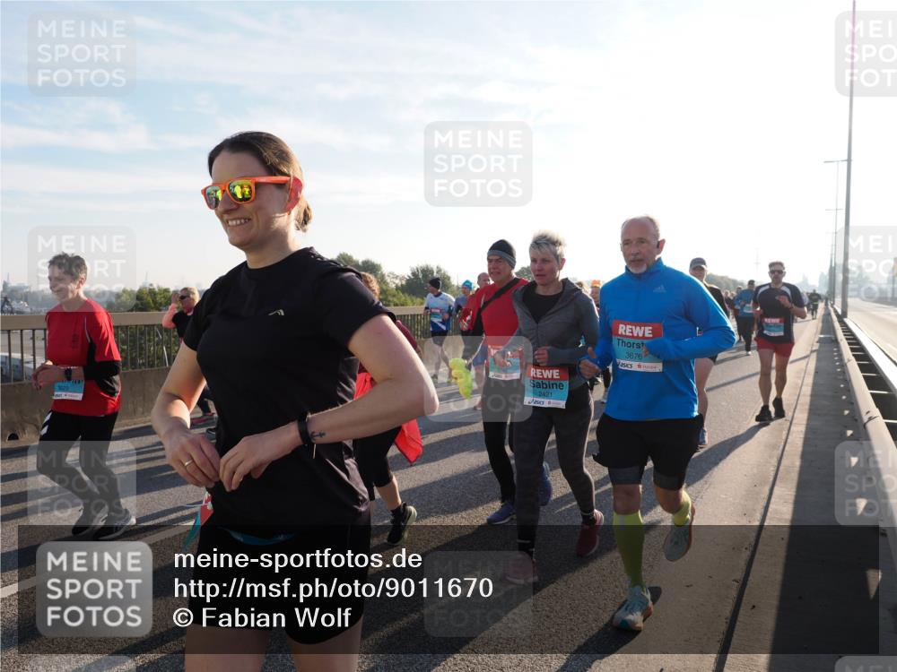 03.10.2025 - Köhlbrandbrückenlauf Fabian Wolf http://msf.ph/oto/9011670 03.10.2025 09:22:34 Position 3 2421, 3029, 3676 meine-sportfotos.de
