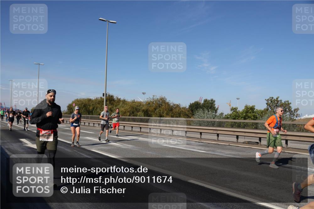 03.10.2025 - Köhlbrandbrückenlauf Julia Fischer http://msf.ph/oto/9011674 03.10.2025 13:00:24 Position 3  meine-sportfotos.de