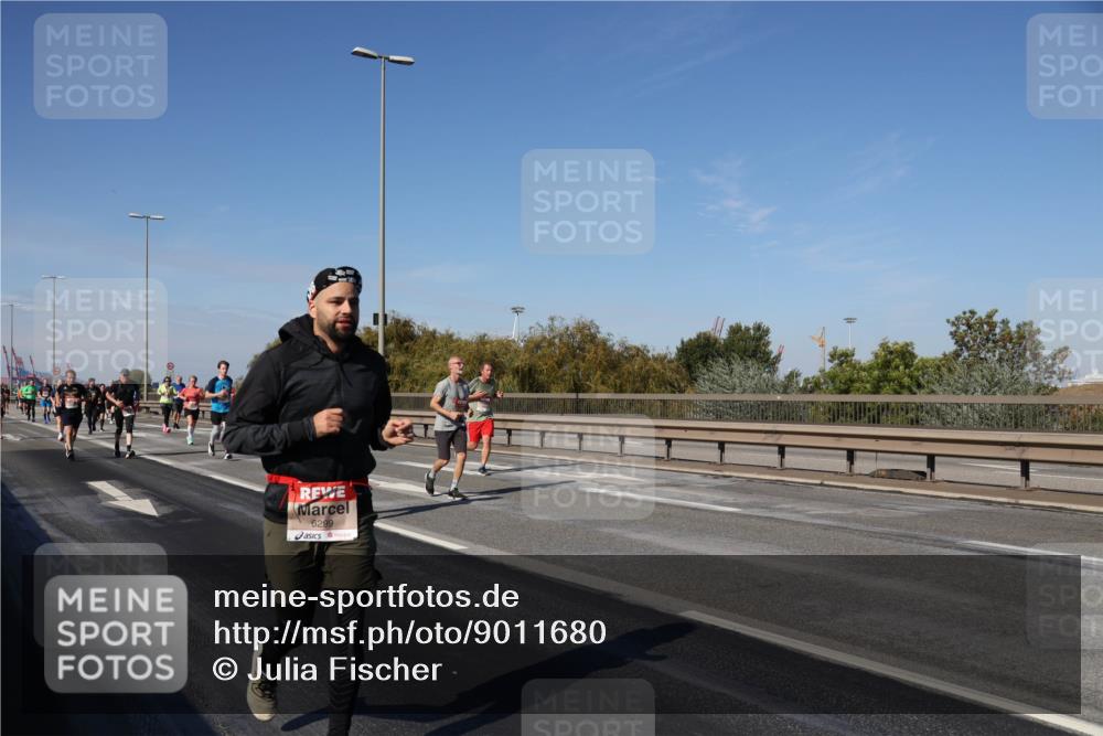 03.10.2025 - Köhlbrandbrückenlauf Julia Fischer http://msf.ph/oto/9011680 03.10.2025 13:00:25 Position 3 6299 meine-sportfotos.de