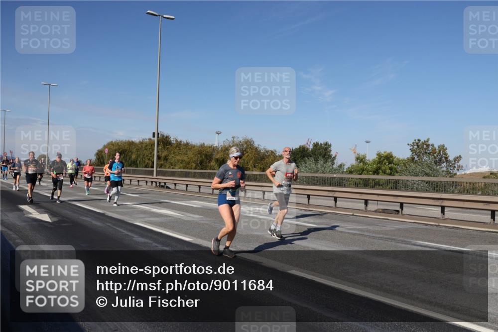 03.10.2025 - Köhlbrandbrückenlauf Julia Fischer http://msf.ph/oto/9011684 03.10.2025 13:00:27 Position 3  meine-sportfotos.de