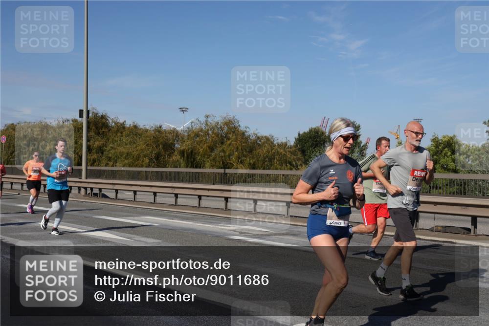 03.10.2025 - Köhlbrandbrückenlauf Julia Fischer http://msf.ph/oto/9011686 03.10.2025 13:00:27 Position 3 6507 meine-sportfotos.de