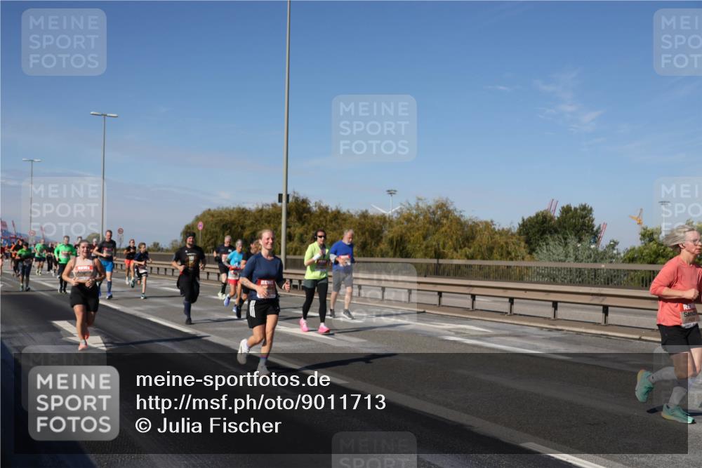03.10.2025 - Köhlbrandbrückenlauf Julia Fischer http://msf.ph/oto/9011713 03.10.2025 13:00:32 Position 3  meine-sportfotos.de