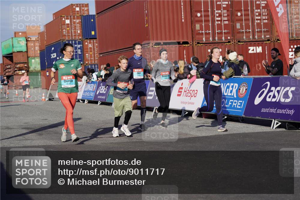 03.10.2025 - Köhlbrandbrückenlauf Michael Burmester http://msf.ph/oto/9011717 03.10.2025 10:12:22 Ziel 1438, 1439, 1444, 1654, 1662, 1681, 2950, 3065, 3210, 3707, 3709 meine-sportfotos.de