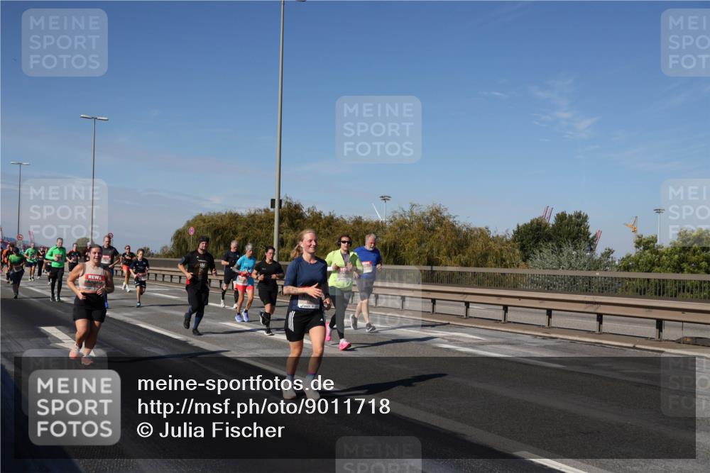 03.10.2025 - Köhlbrandbrückenlauf Julia Fischer http://msf.ph/oto/9011718 03.10.2025 13:00:33 Position 3  meine-sportfotos.de