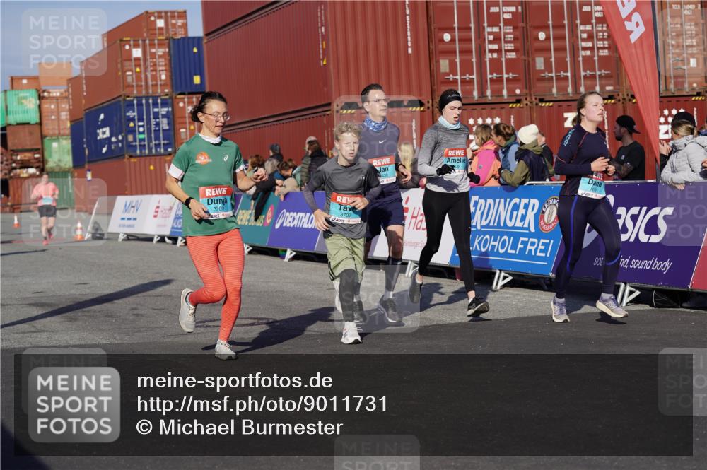 03.10.2025 - Köhlbrandbrückenlauf Michael Burmester http://msf.ph/oto/9011731 03.10.2025 10:12:22 Ziel 1438, 1439, 1444, 1654, 1662, 1681, 2950, 3065, 3210, 3707, 3709 meine-sportfotos.de