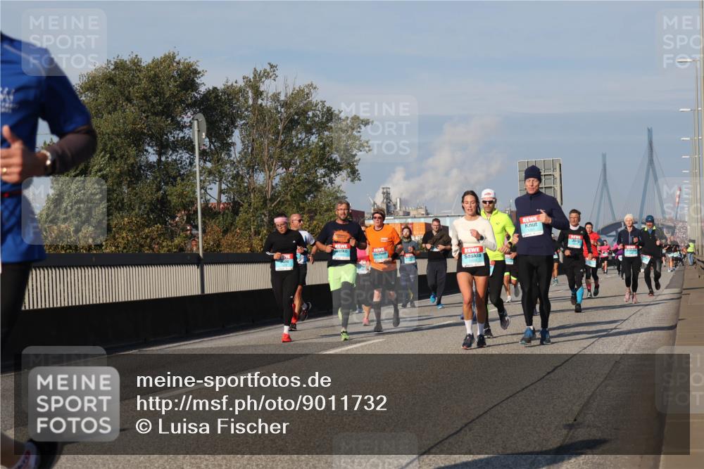 03.10.2025 - Köhlbrandbrückenlauf Luisa Fischer http://msf.ph/oto/9011732 03.10.2025 10:54:22 Position 3  meine-sportfotos.de