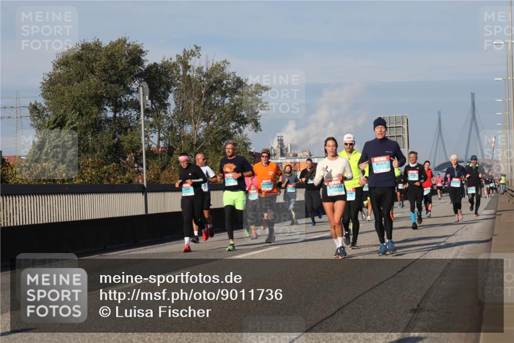 03.10.2025 - Köhlbrandbrückenlauf Luisa Fischer http://msf.ph/oto/9011736 03.10.2025 10:54:22 Position 3  meine-sportfotos.de