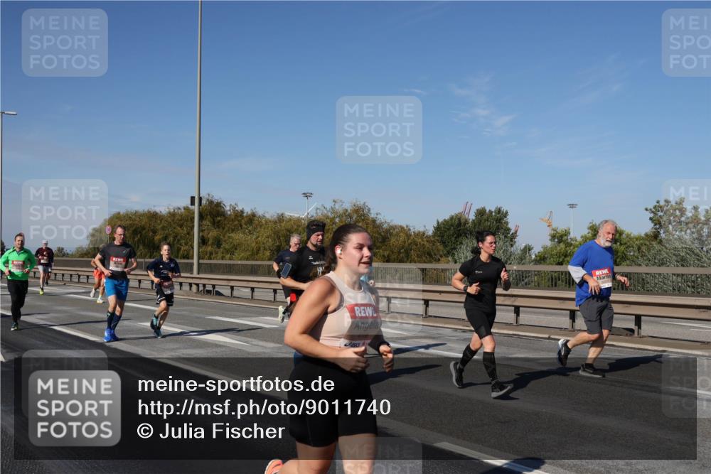 03.10.2025 - Köhlbrandbrückenlauf Julia Fischer http://msf.ph/oto/9011740 03.10.2025 13:00:36 Position 3 4168 meine-sportfotos.de