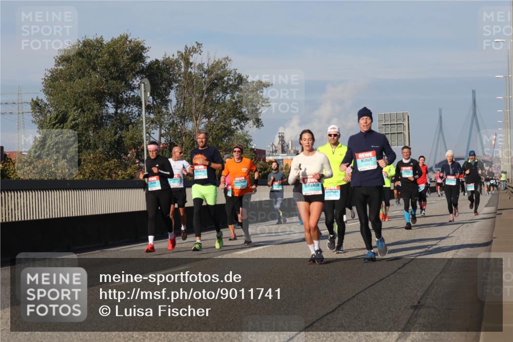 03.10.2025 - Köhlbrandbrückenlauf Luisa Fischer http://msf.ph/oto/9011741 03.10.2025 10:54:23 Position 3 2942 meine-sportfotos.de