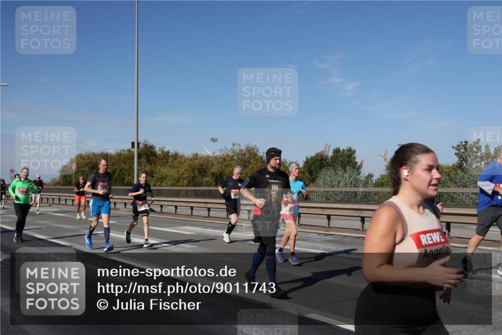 03.10.2025 - Köhlbrandbrückenlauf Julia Fischer http://msf.ph/oto/9011743 03.10.2025 13:00:36 Position 3  meine-sportfotos.de
