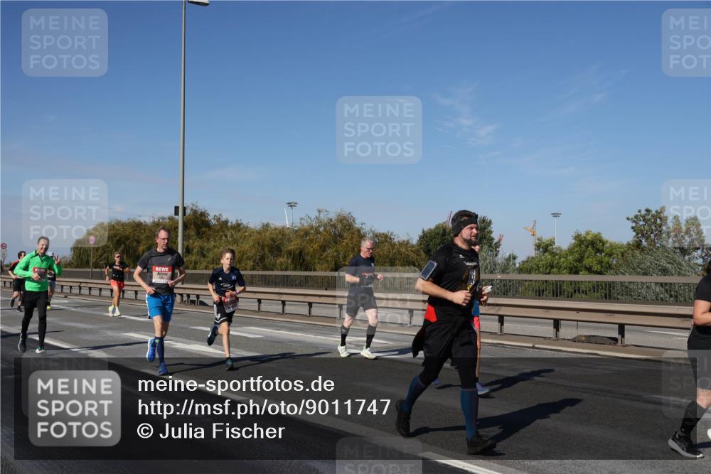 03.10.2025 - Köhlbrandbrückenlauf Julia Fischer http://msf.ph/oto/9011747 03.10.2025 13:00:37 Position 3  meine-sportfotos.de