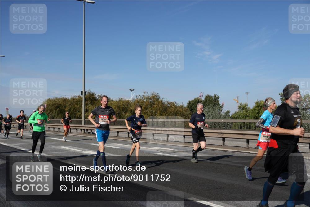 03.10.2025 - Köhlbrandbrückenlauf Julia Fischer http://msf.ph/oto/9011752 03.10.2025 13:00:37 Position 3 4347 meine-sportfotos.de