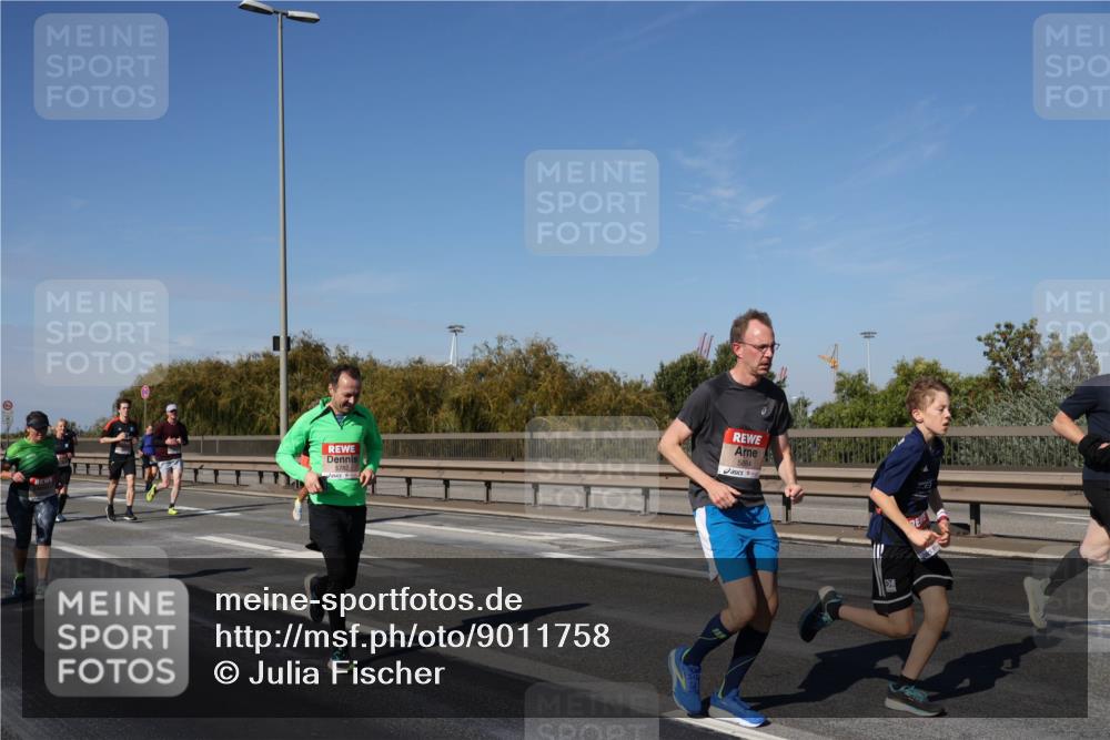 03.10.2025 - Köhlbrandbrückenlauf Julia Fischer http://msf.ph/oto/9011758 03.10.2025 13:00:38 Position 3 5884 meine-sportfotos.de