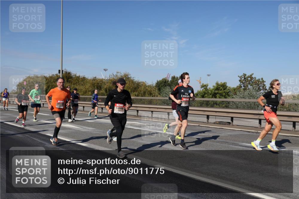 03.10.2025 - Köhlbrandbrückenlauf Julia Fischer http://msf.ph/oto/9011775 03.10.2025 13:00:43 Position 3  meine-sportfotos.de