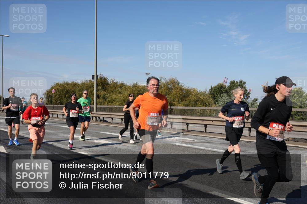 03.10.2025 - Köhlbrandbrückenlauf Julia Fischer http://msf.ph/oto/9011779 03.10.2025 13:00:44 Position 3 5525 meine-sportfotos.de