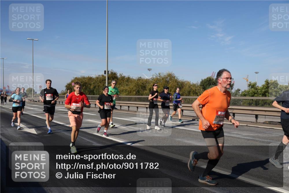 03.10.2025 - Köhlbrandbrückenlauf Julia Fischer http://msf.ph/oto/9011782 03.10.2025 13:00:44 Position 3  meine-sportfotos.de