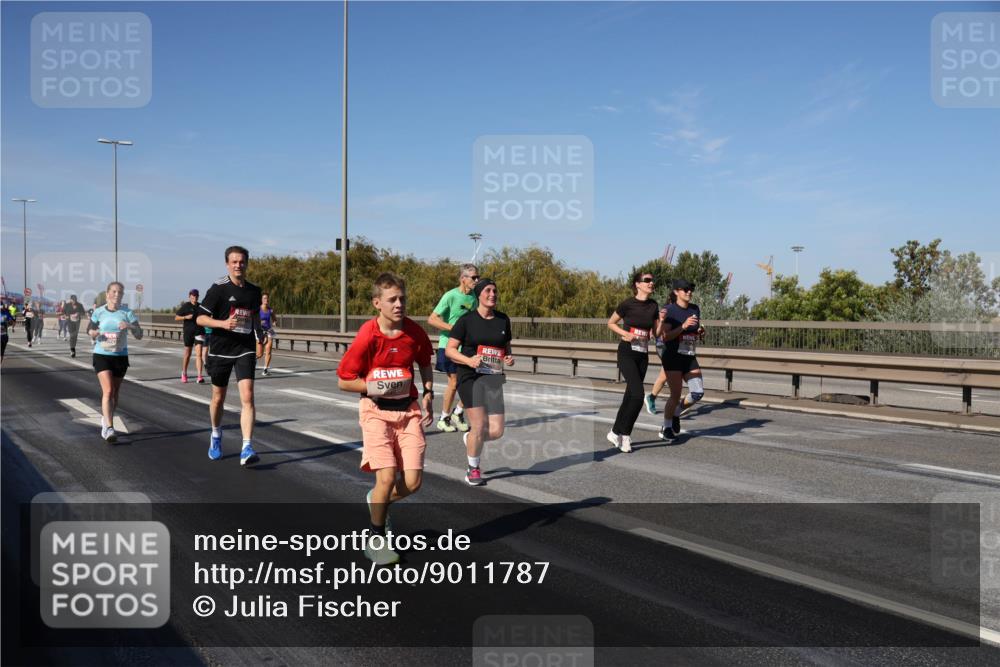 03.10.2025 - Köhlbrandbrückenlauf Julia Fischer http://msf.ph/oto/9011787 03.10.2025 13:00:45 Position 3  meine-sportfotos.de
