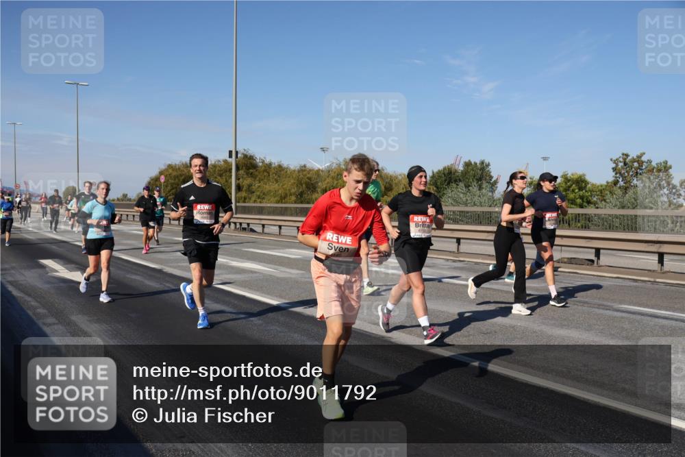 03.10.2025 - Köhlbrandbrückenlauf Julia Fischer http://msf.ph/oto/9011792 03.10.2025 13:00:46 Position 3 4962, 146, 6712 meine-sportfotos.de