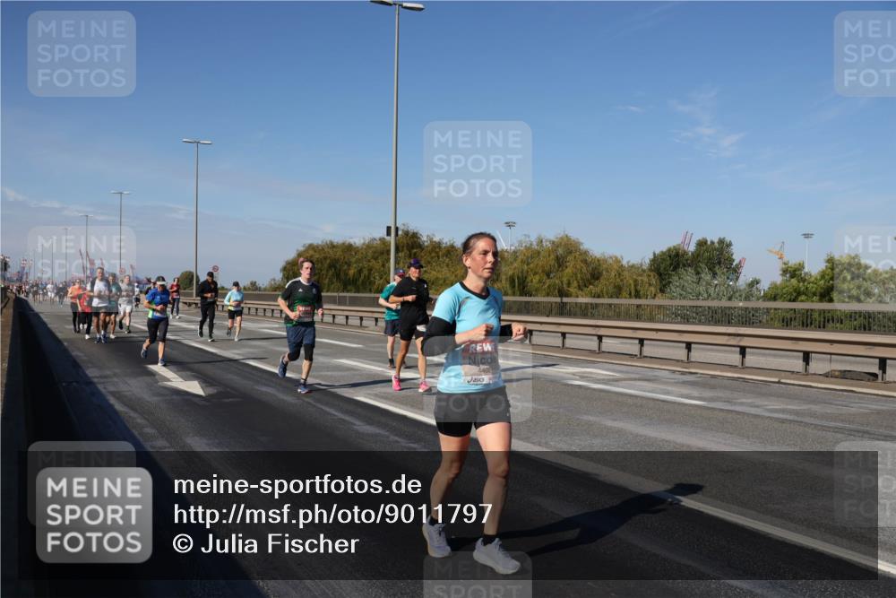 03.10.2025 - Köhlbrandbrückenlauf Julia Fischer http://msf.ph/oto/9011797 03.10.2025 13:00:48 Position 3 4402 meine-sportfotos.de