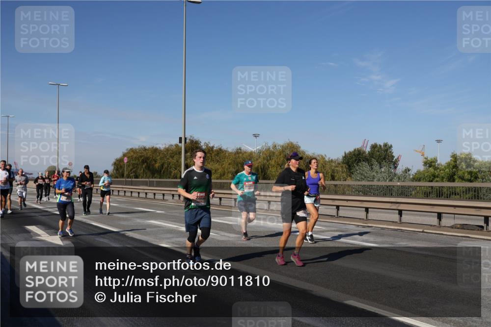 03.10.2025 - Köhlbrandbrückenlauf Julia Fischer http://msf.ph/oto/9011810 03.10.2025 13:00:49 Position 3  meine-sportfotos.de