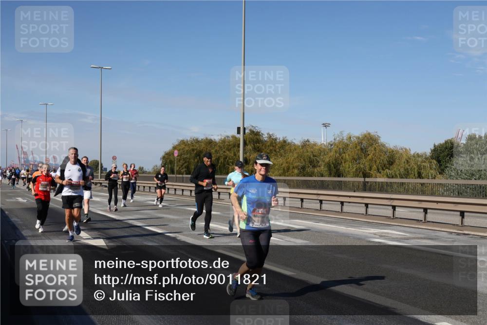 03.10.2025 - Köhlbrandbrückenlauf Julia Fischer http://msf.ph/oto/9011821 03.10.2025 13:00:52 Position 3 5104 meine-sportfotos.de