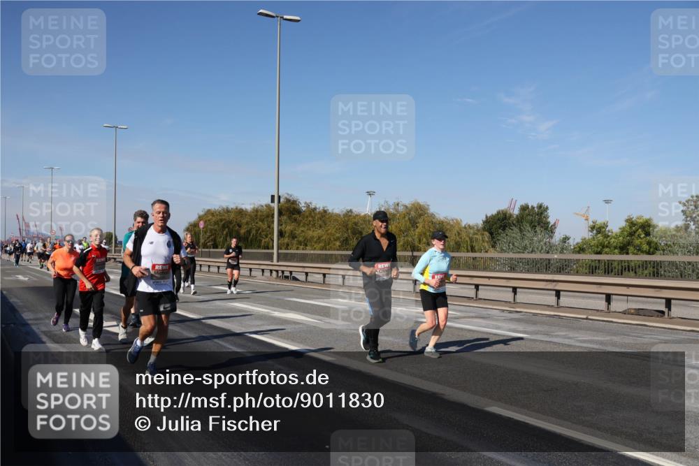 03.10.2025 - Köhlbrandbrückenlauf Julia Fischer http://msf.ph/oto/9011830 03.10.2025 13:00:54 Position 3  meine-sportfotos.de