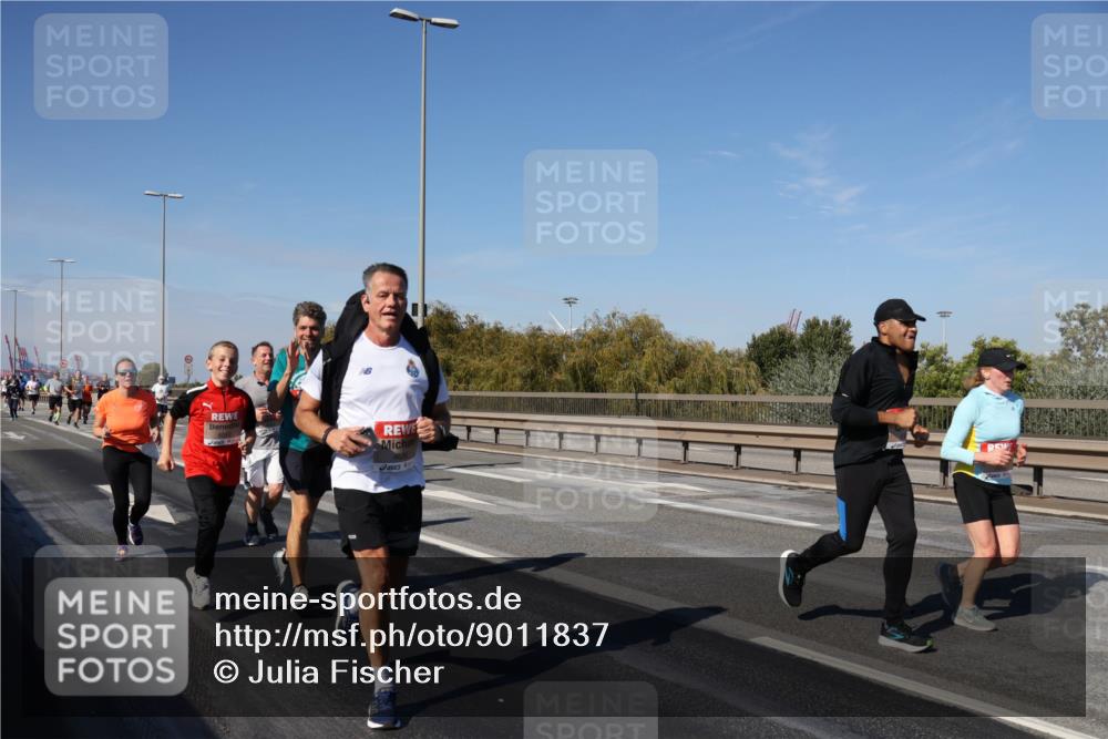 03.10.2025 - Köhlbrandbrückenlauf Julia Fischer http://msf.ph/oto/9011837 03.10.2025 13:00:55 Position 3  meine-sportfotos.de