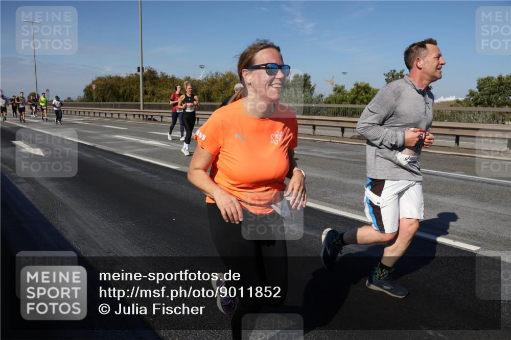 03.10.2025 - Köhlbrandbrückenlauf Julia Fischer http://msf.ph/oto/9011852 03.10.2025 13:00:57 Position 3  meine-sportfotos.de