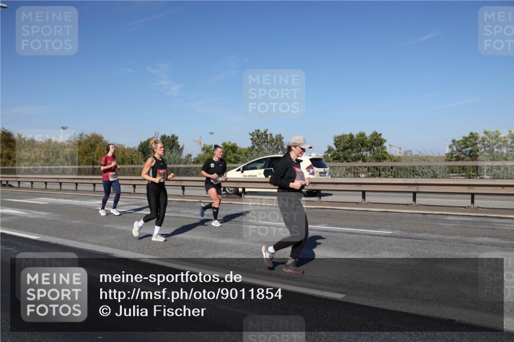 03.10.2025 - Köhlbrandbrückenlauf Julia Fischer http://msf.ph/oto/9011854 03.10.2025 13:00:59 Position 3  meine-sportfotos.de