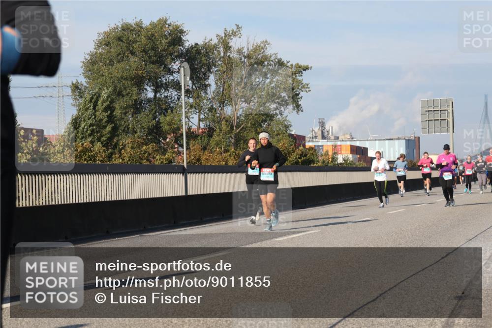 03.10.2025 - Köhlbrandbrückenlauf Luisa Fischer http://msf.ph/oto/9011855 03.10.2025 10:54:33 Position 3  meine-sportfotos.de