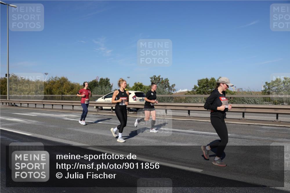 03.10.2025 - Köhlbrandbrückenlauf Julia Fischer http://msf.ph/oto/9011856 03.10.2025 13:00:59 Position 3  meine-sportfotos.de