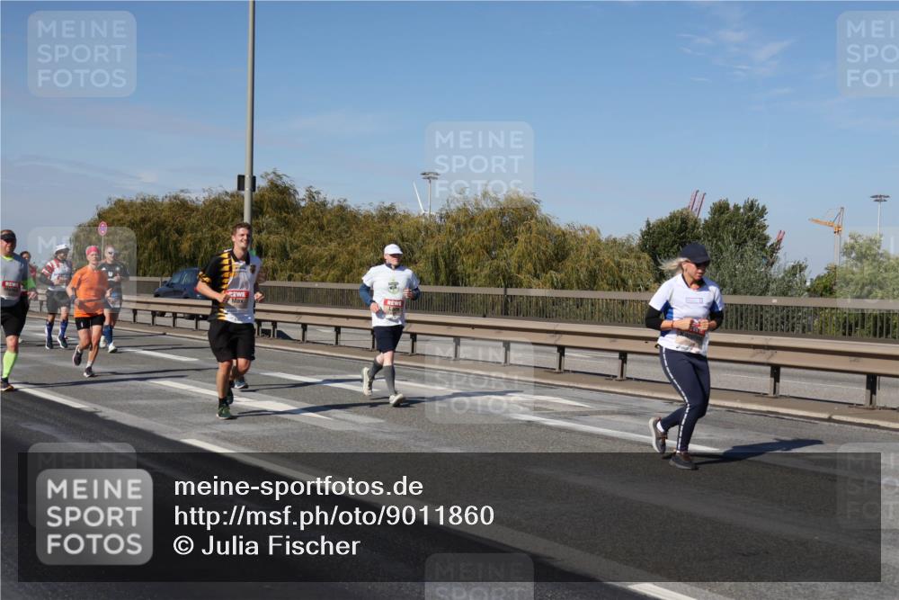 03.10.2025 - Köhlbrandbrückenlauf Julia Fischer http://msf.ph/oto/9011860 03.10.2025 13:01:03 Position 3  meine-sportfotos.de