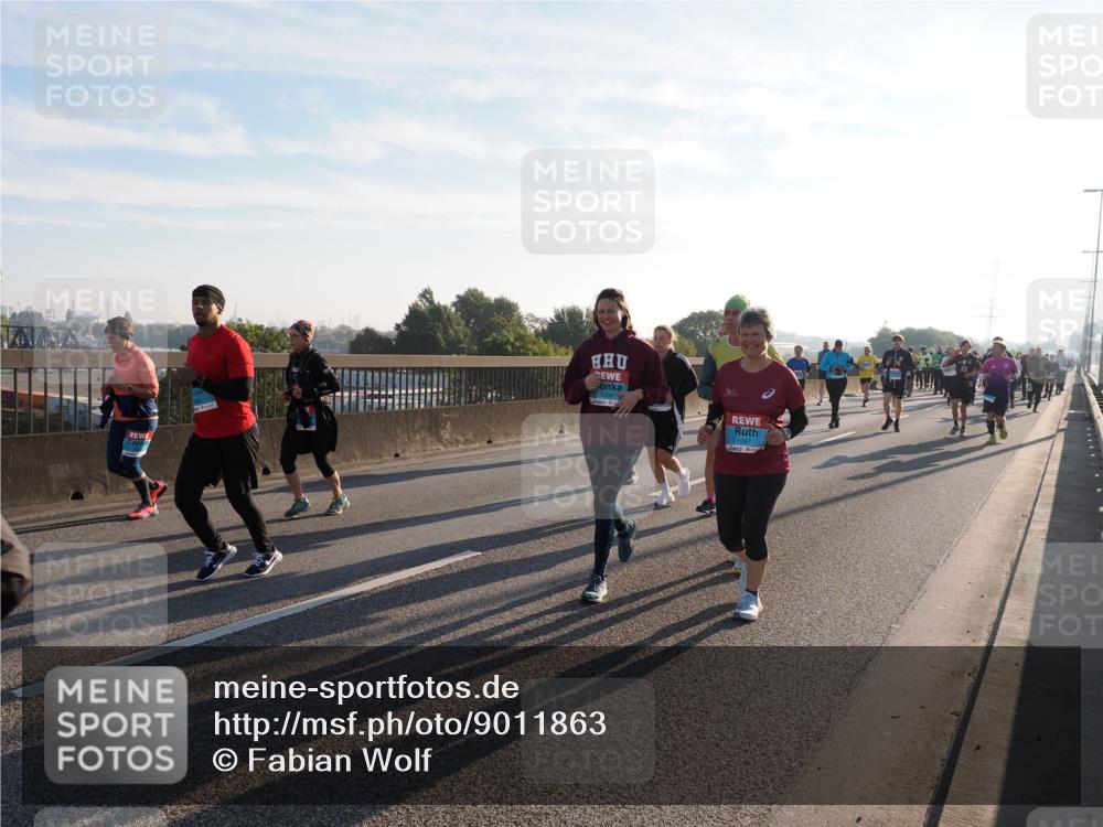 03.10.2025 - Köhlbrandbrückenlauf Fabian Wolf http://msf.ph/oto/9011863 03.10.2025 09:22:43 Position 3 1098, 1097 meine-sportfotos.de