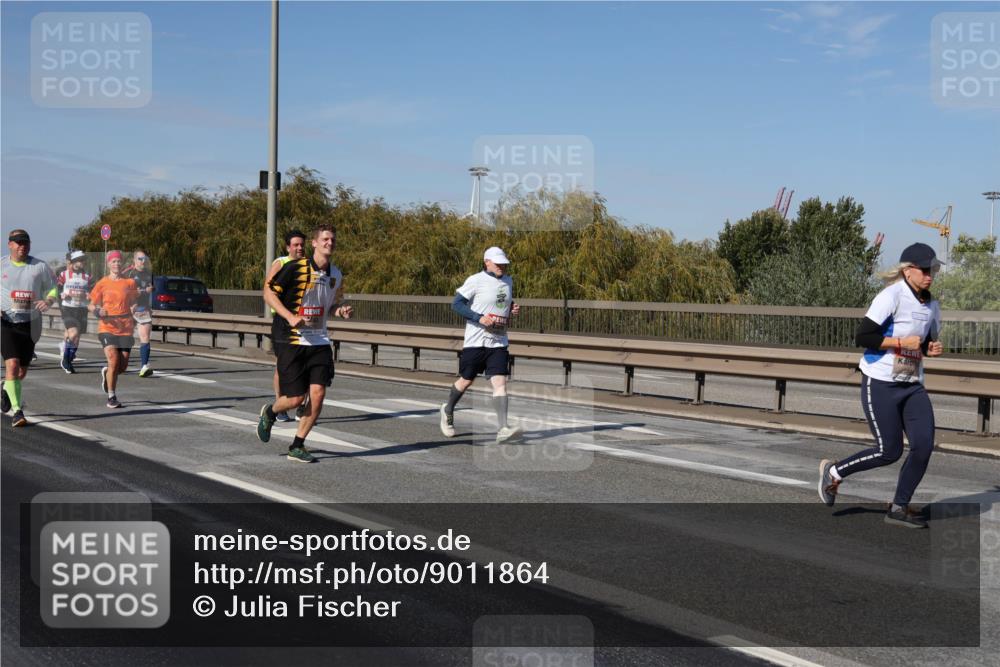 03.10.2025 - Köhlbrandbrückenlauf Julia Fischer http://msf.ph/oto/9011864 03.10.2025 13:01:04 Position 3  meine-sportfotos.de