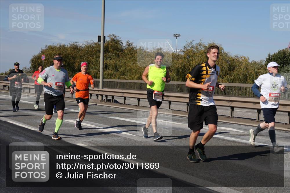 03.10.2025 - Köhlbrandbrückenlauf Julia Fischer http://msf.ph/oto/9011869 03.10.2025 13:01:05 Position 3  meine-sportfotos.de