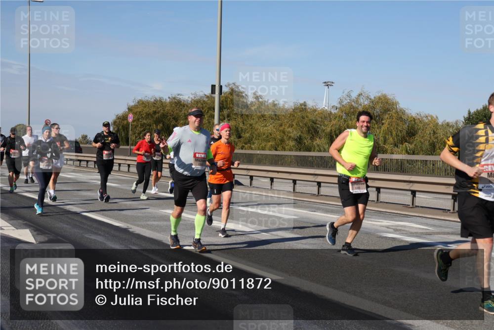 03.10.2025 - Köhlbrandbrückenlauf Julia Fischer http://msf.ph/oto/9011872 03.10.2025 13:01:05 Position 3 6445 meine-sportfotos.de