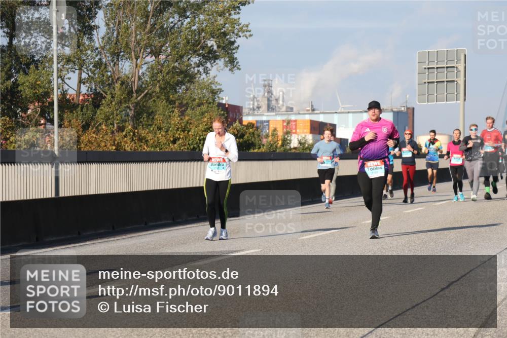03.10.2025 - Köhlbrandbrückenlauf Luisa Fischer http://msf.ph/oto/9011894 03.10.2025 10:54:37 Position 3  meine-sportfotos.de