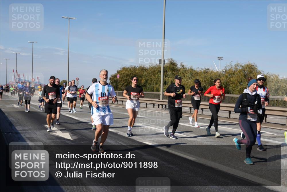 03.10.2025 - Köhlbrandbrückenlauf Julia Fischer http://msf.ph/oto/9011898 03.10.2025 13:01:08 Position 3  meine-sportfotos.de