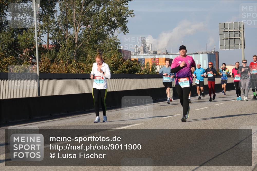 03.10.2025 - Köhlbrandbrückenlauf Luisa Fischer http://msf.ph/oto/9011900 03.10.2025 10:54:38 Position 3  meine-sportfotos.de