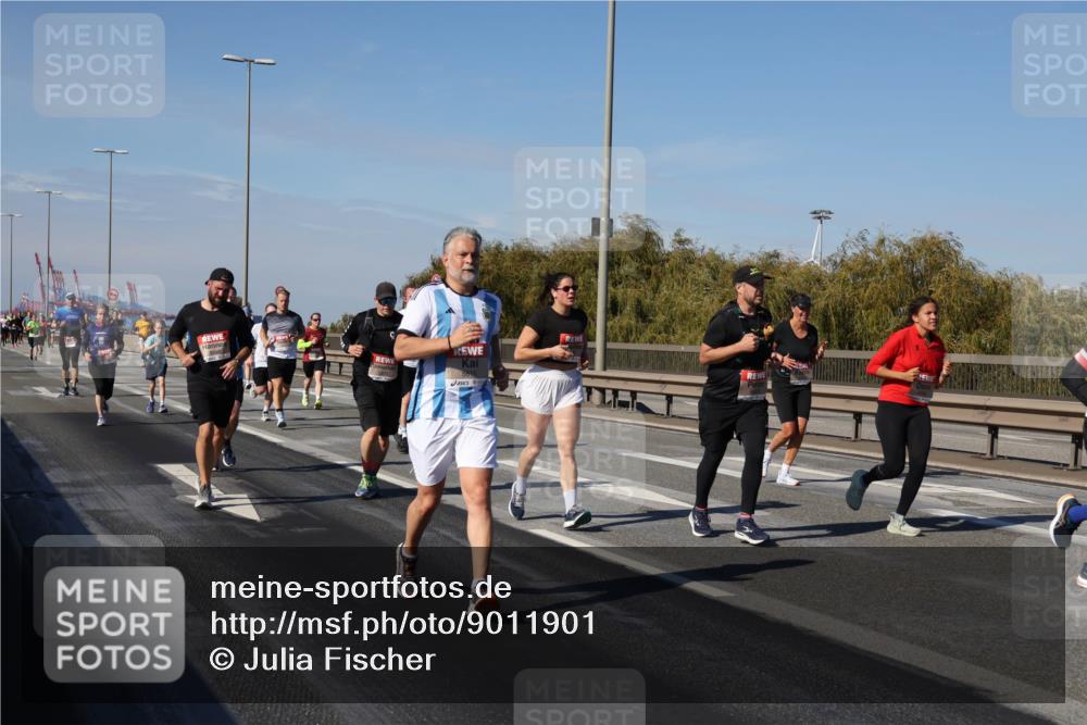 03.10.2025 - Köhlbrandbrückenlauf Julia Fischer http://msf.ph/oto/9011901 03.10.2025 13:01:09 Position 3 5815 meine-sportfotos.de