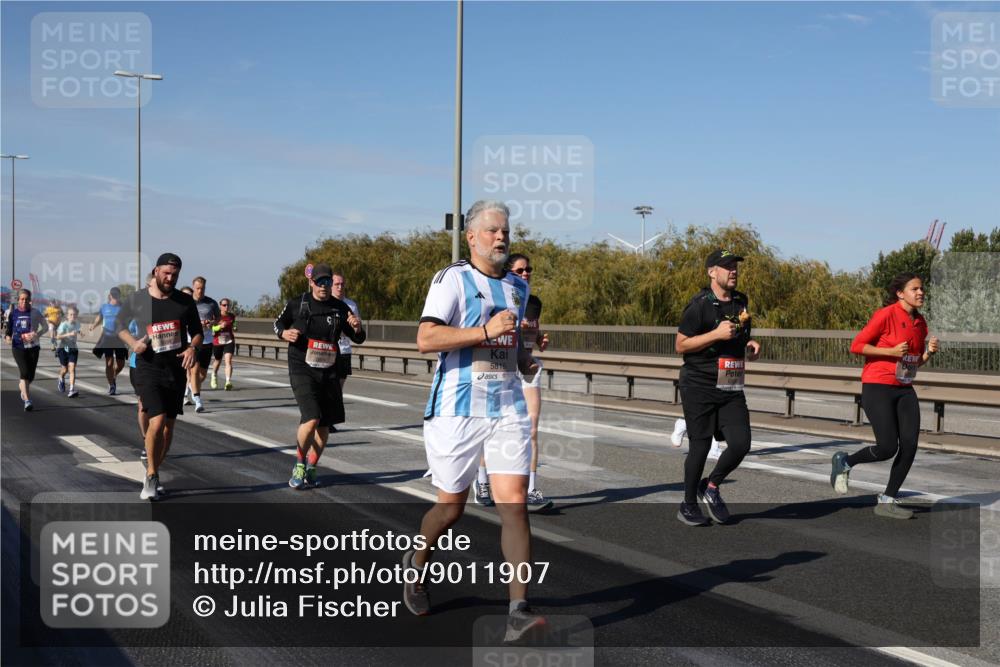 03.10.2025 - Köhlbrandbrückenlauf Julia Fischer http://msf.ph/oto/9011907 03.10.2025 13:01:10 Position 3 5816 meine-sportfotos.de