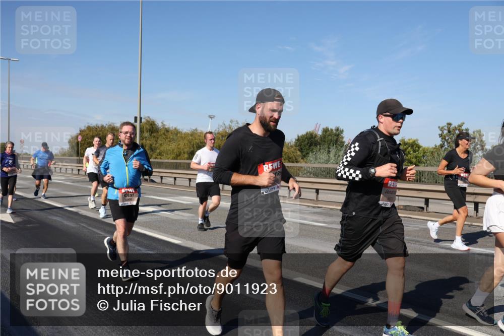 03.10.2025 - Köhlbrandbrückenlauf Julia Fischer http://msf.ph/oto/9011923 03.10.2025 13:01:12 Position 3 5879 meine-sportfotos.de