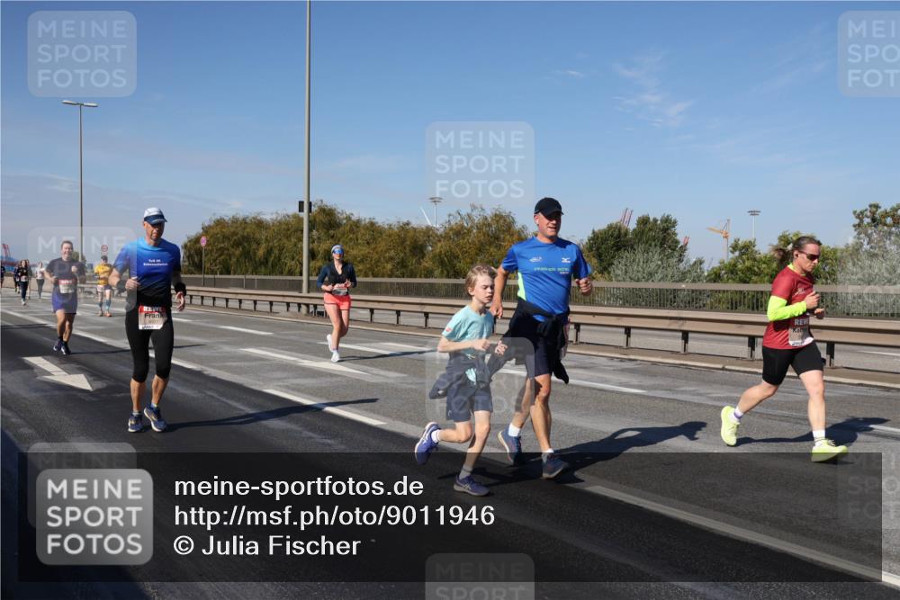 03.10.2025 - Köhlbrandbrückenlauf Julia Fischer http://msf.ph/oto/9011946 03.10.2025 13:01:17 Position 3 09, 201 meine-sportfotos.de